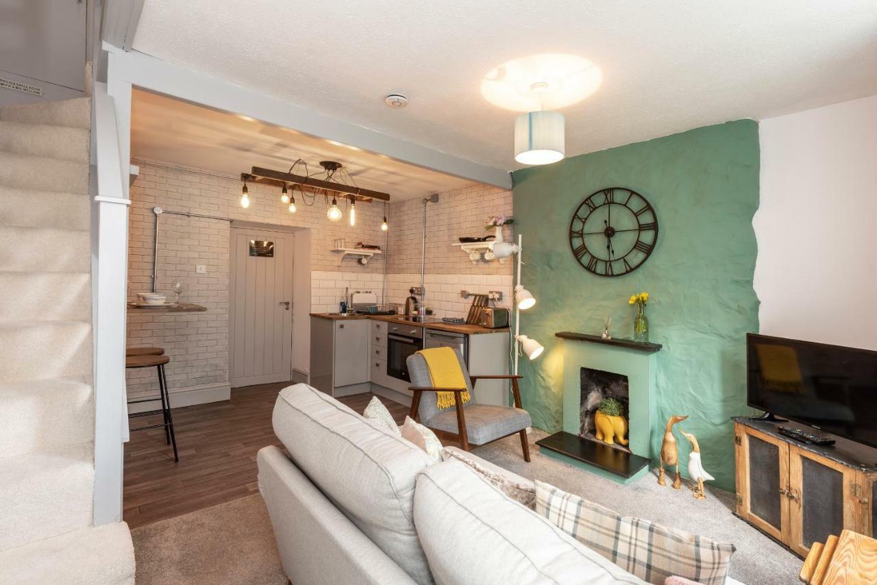 Y Gorsaf Villa Llanfairpwllgwyngyll Bagian luar foto